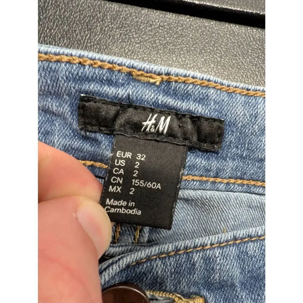 H&M Denim Shorts High Waisted Light Wash Size 2